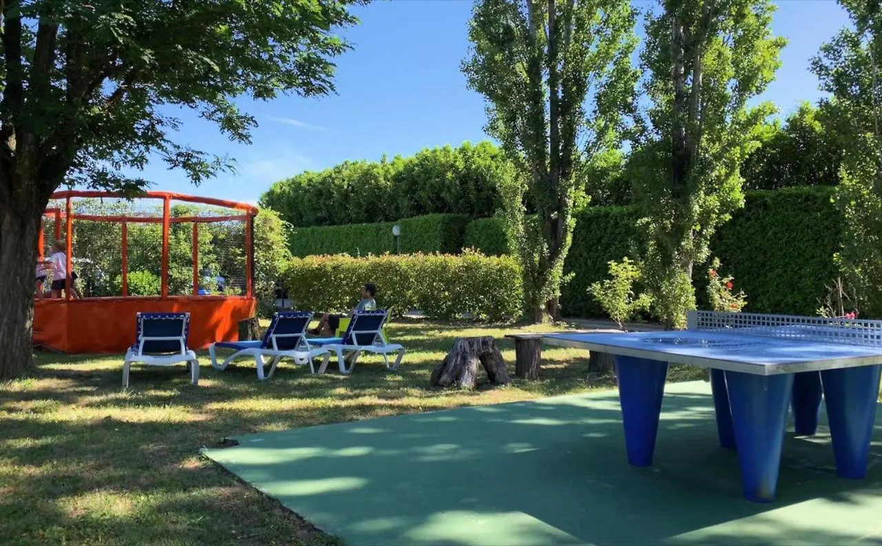 ** Holiday park Les Cigalous Hotel Salavas France